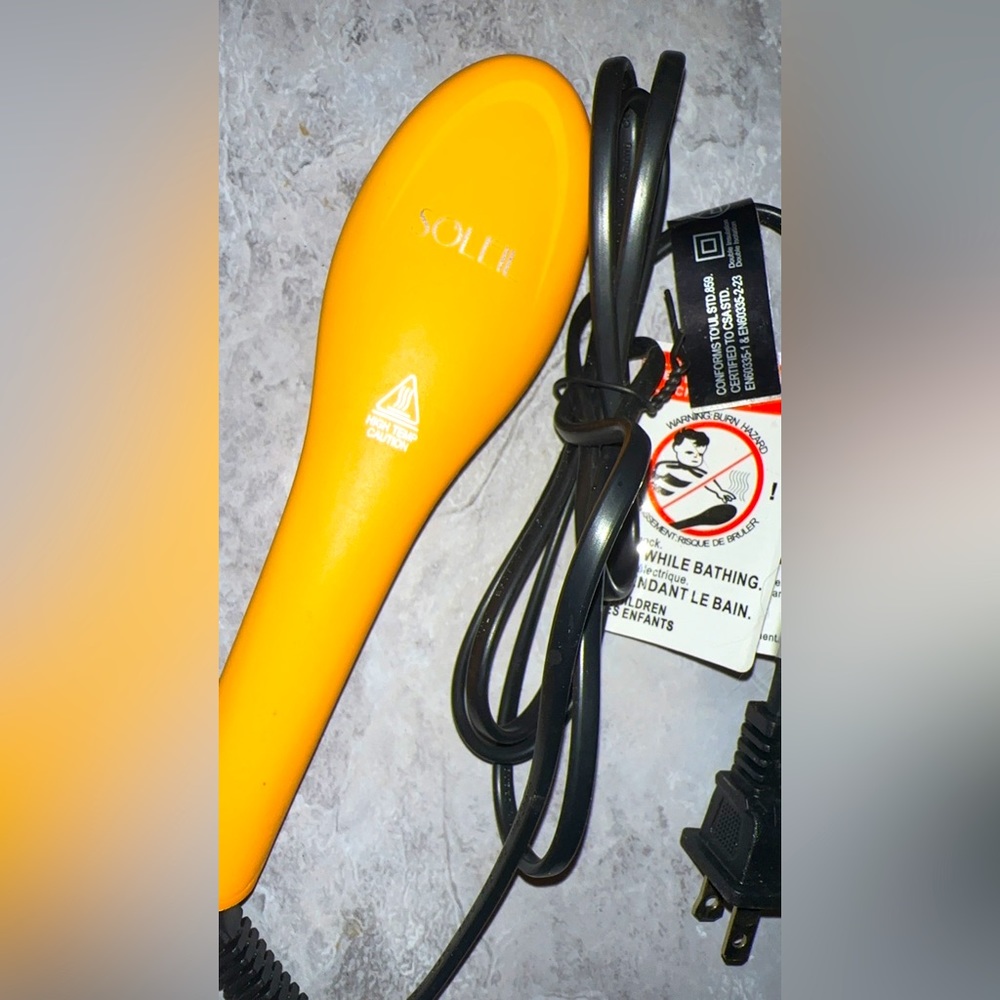 Soleil travel size hot brush
